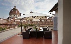 Penthouse With Big Terrace Duomo View